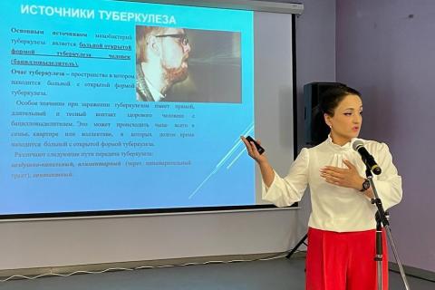 А.А. Амирметова ведет семинар "Туберкулез: прошлое, настоящее и будущее"